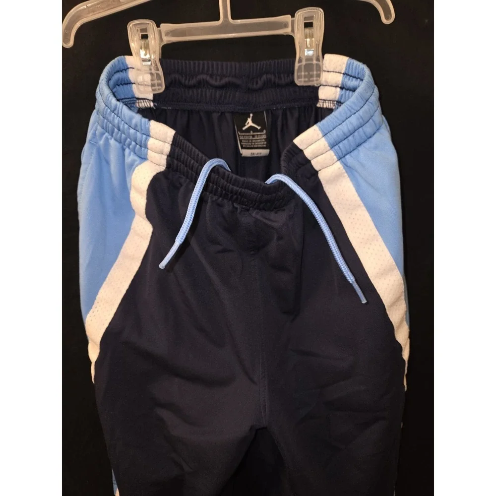 Air Jordan Boys shorts‎ size Large University Blue navy retro